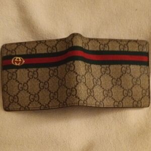 Gucci Tan GG Wallet with Red and Green Stripe